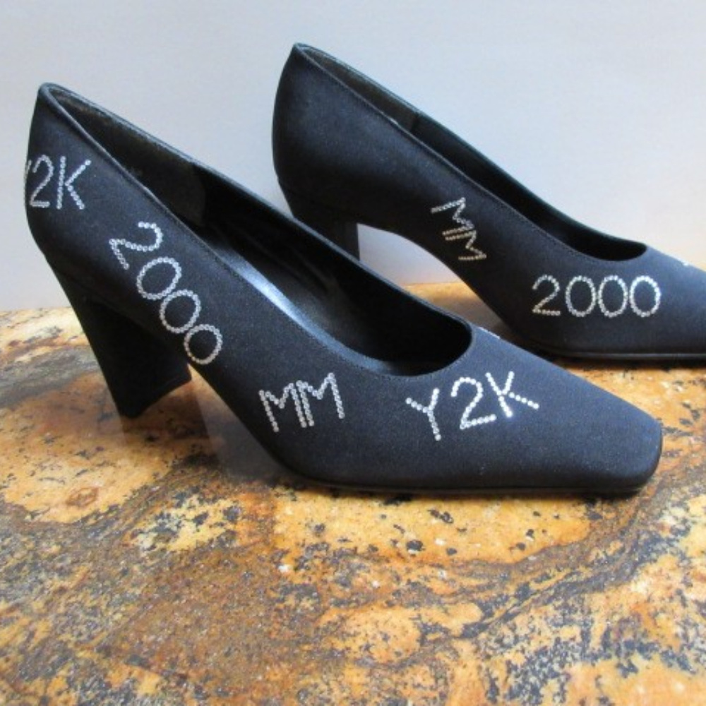 NEW J. RENEE BLACK FABRIC 2000 Y2K HIGH HEEL SHOES